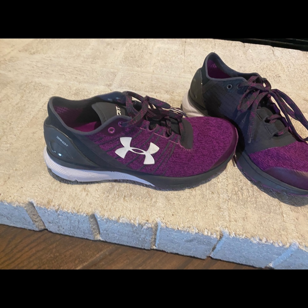 Under Armor women’s shoes, size 6.